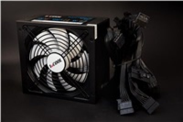 1stCOOL zdroj 700W WHITE STORM 700 85+ s aktivnim PFC, ventilátor 140mm (zdroj do PC case)