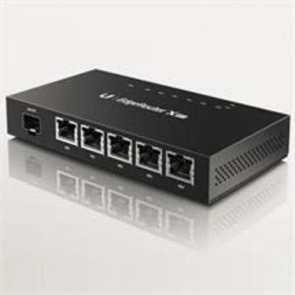 UBNT EdgeMAX EdgeRouter X SFP [880MHz dual-core CPU, 256MB RAM, EdgeOS, 5 gigabitových portů s PoE, SFP]