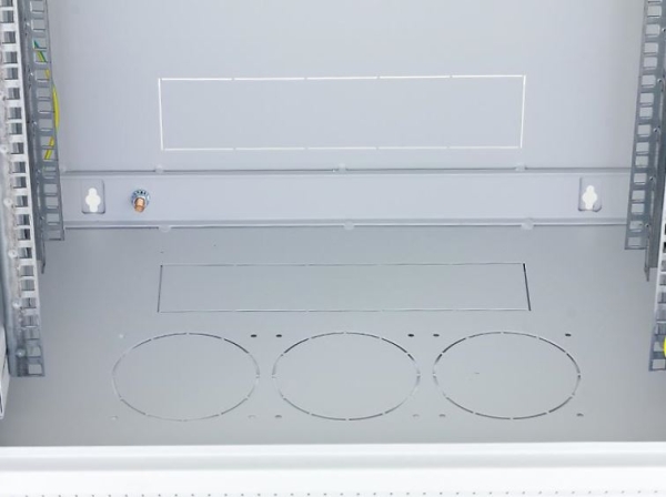 TRITON 19" jednodílný rozvaděč 9U/400mm, odnímatelné boční kryty