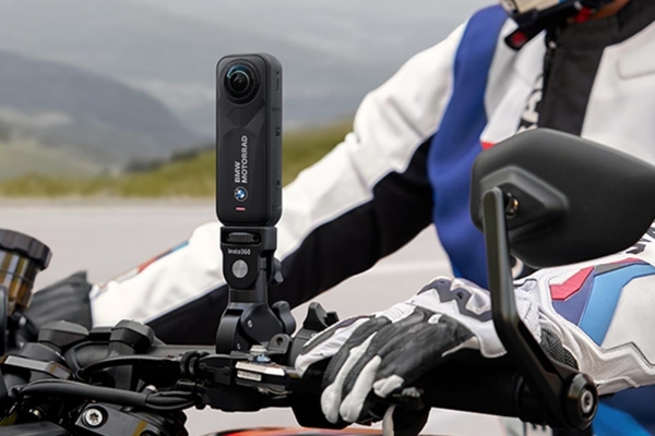 Insta360 X5 BMW limitovaná edice s vylepšenou baterií a příslušenstvím