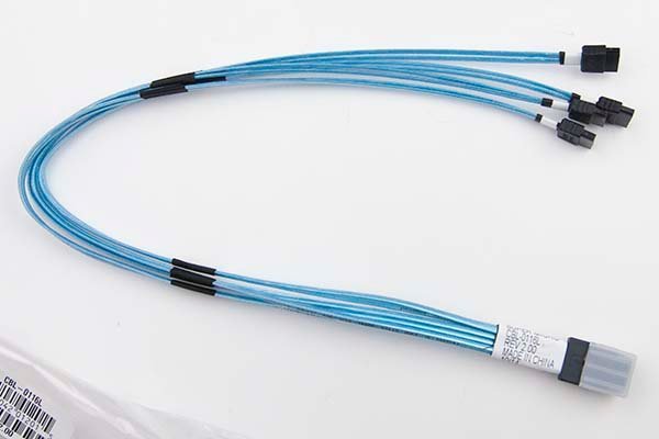 SUPERMICRO 50cm IPASS to 4 SATA CBL, Cross Over, PB Free  ?v=1761864003