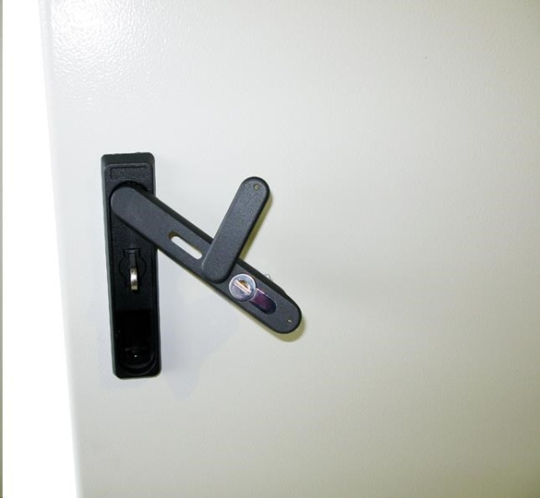 XtendLan 19" venkovní vodotěsný rozvaděč s krytím IP55, 22U, hloubka 600mm, 3-bodový zámek, šedý