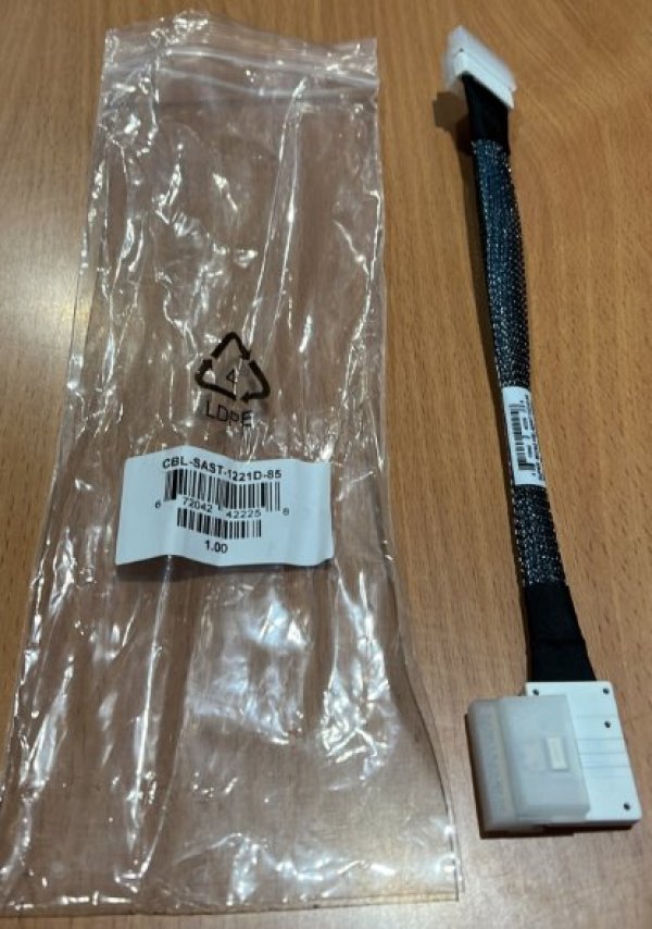 Supermicro [NR] Slimline x8 (LE) to Slimline x8 (STR),20CM,85 OHM,RoHS?v=1762296004