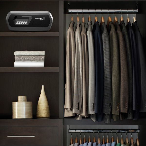 Master Lock Bezpečnostní digitální kufr  odolný ohni a vodě CHW30300EURHRO