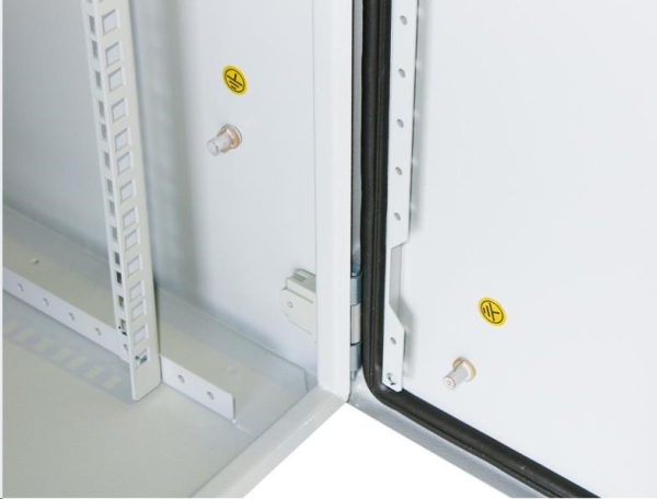 19" venkovní vodotěsný rozvaděč s krytím IP55, 17U, hloubka 450mm, 3-bodový zámek, šedý