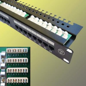 PATCH PANEL 19" kat. 5e UTP, 24 portů, černý, L type